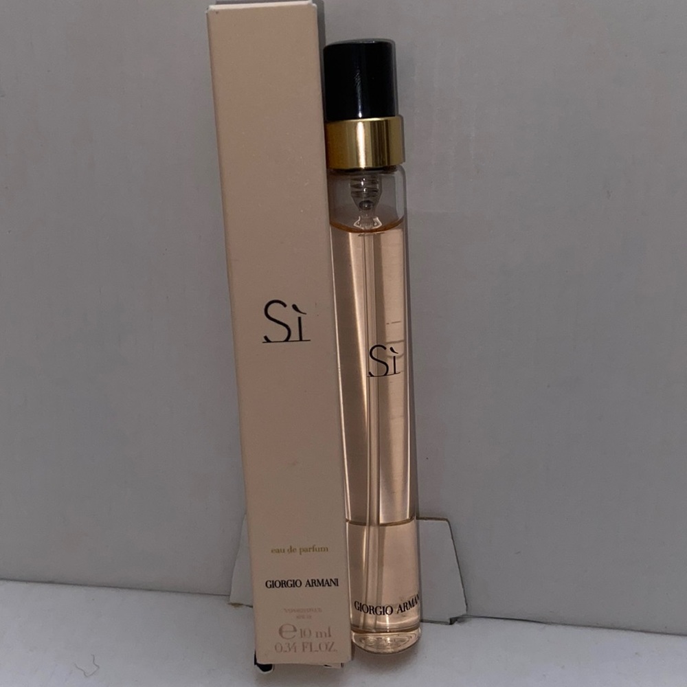 🌷NIB Giorgio Armani sí travel spray